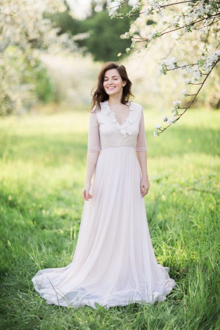 Nude v-neck wedding dress