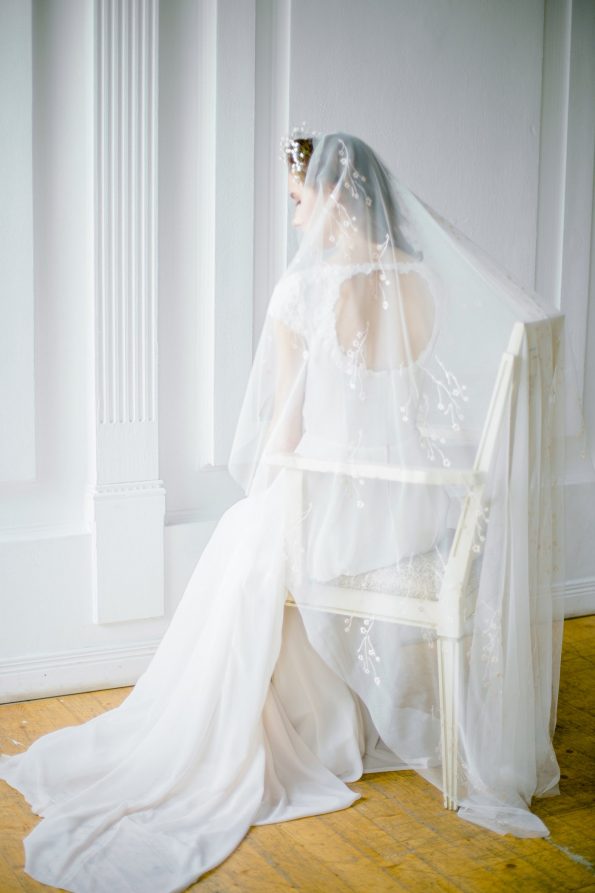 Off-white wedding veil