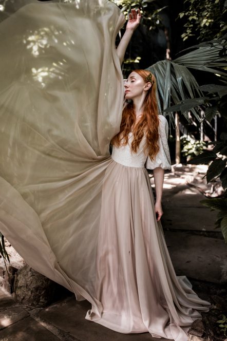 Bouffant sleeve wedding dress